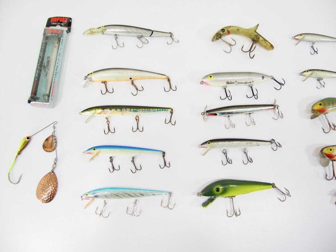 Heddon Rapala & Other Brand Vintage Collection of 33 Lures & Pencil Bobber - ZeereeZ