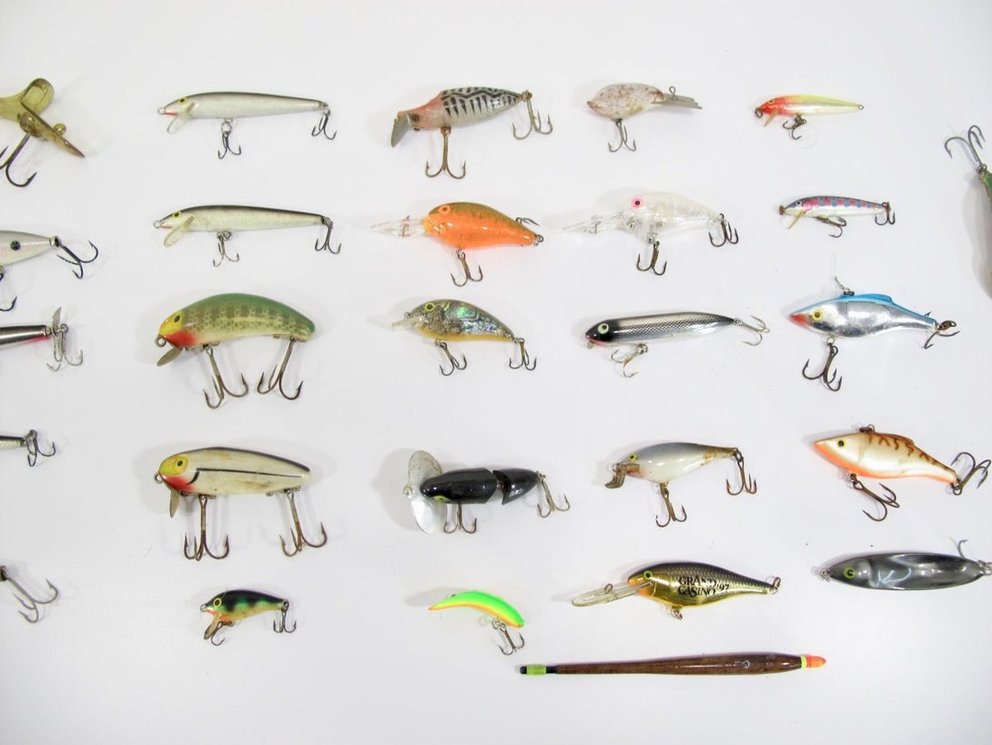Heddon Rapala & Other Brand Vintage Collection of 33 Lures & Pencil Bobber - ZeereeZ