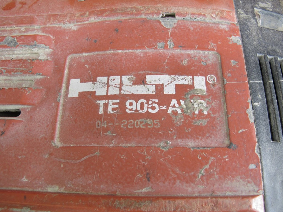 Hilti TE 905 - AVR Heavy Duty Demolition Jack Hammer Breaker W/ 5 Bits And Case - ZeereeZ