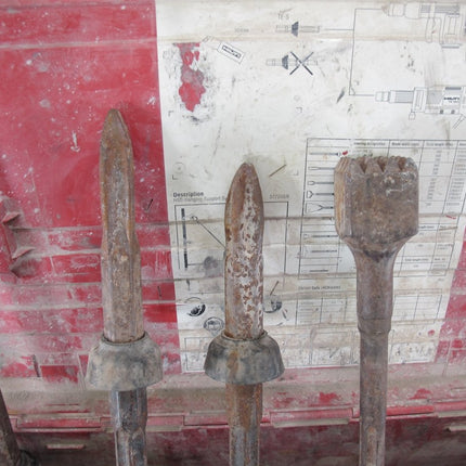 Hilti TE 905 - AVR Heavy Duty Demolition Jack Hammer Breaker W/ 5 Bits And Case - ZeereeZ