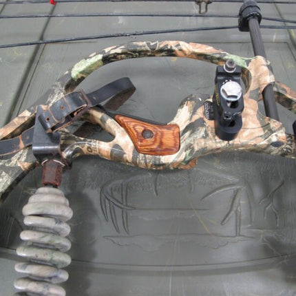 Hoyt Hypertec XT2000 Right HAnded Compound Hunting Bow w/ Tru Glo Sights - ZeereeZ