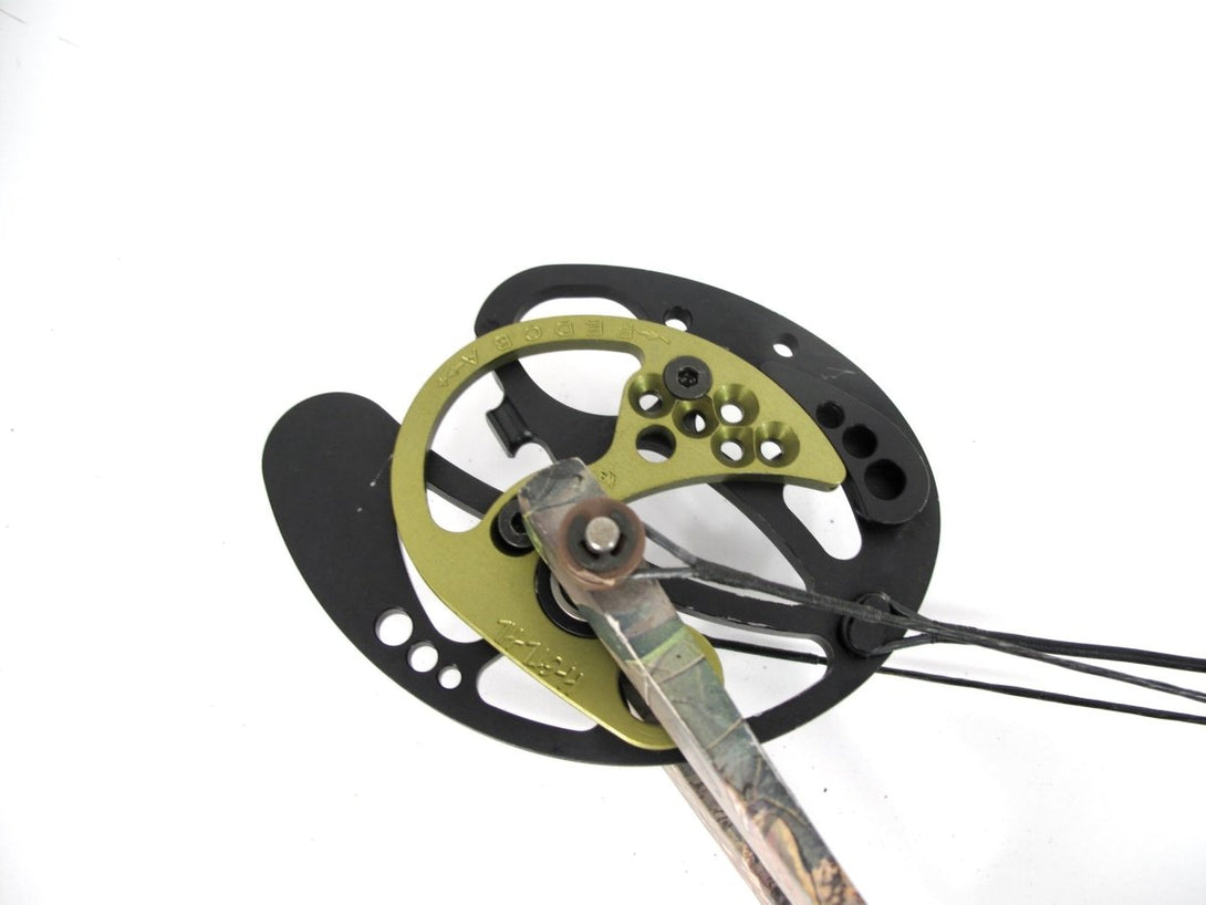 Hoyt Trykon 40 - 50# 26 - 28.5” Compound Bow - ZeereeZ