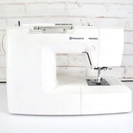 Husqvarna Viking Emerald 118 Sewing Machine with Attachments - ZeereeZ