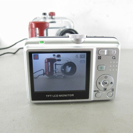 Intova IC - 600 Digital Sports Camera 6.0MP 2.4" LCD Underwater Waterproof Camera - ZeereeZ