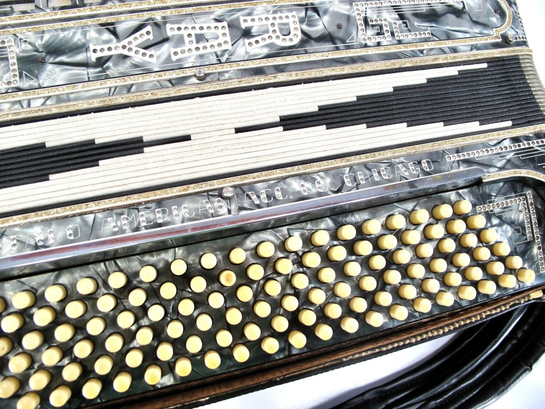Italo American Gloria Deluxe Vintage 120 Bass Accordion - ZeereeZ
