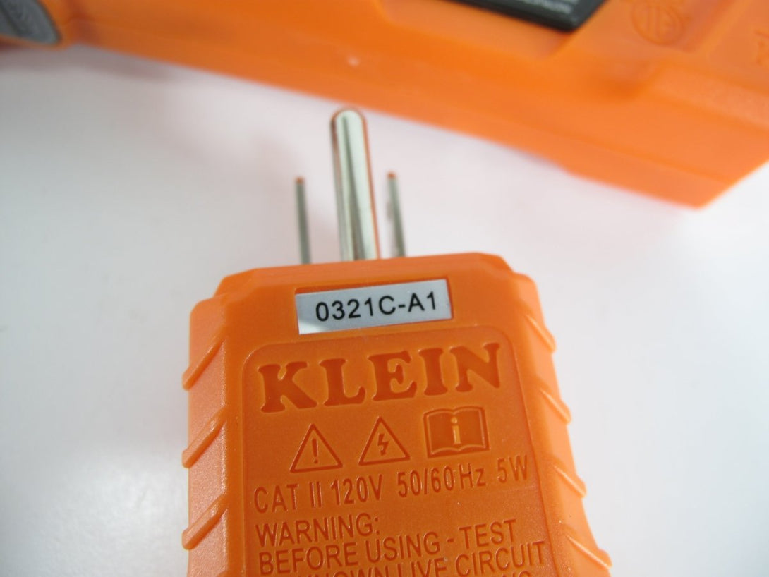 Klein Tools ET310 AC Circuit Breaker Finder with Integrated GFCI Outlet Tester - ZeereeZ