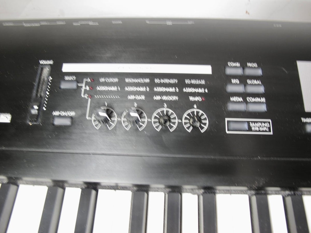 Korg TR88 Weighted 88 Key Keyboard Synthesizer Sequencer Workstation - ZeereeZ