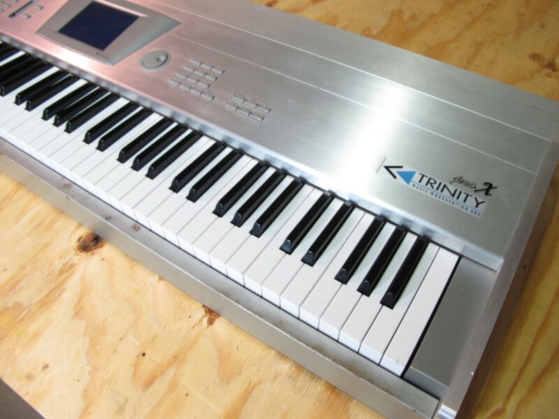 Korg Trinity Pro X Classic 88 Key Weighted Workstation Keyboard Synthesizer - ZeereeZ