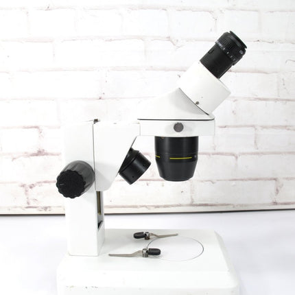 Labomed CSM2 Stereo Sceintific Microscope (no bulb) - ZeereeZ