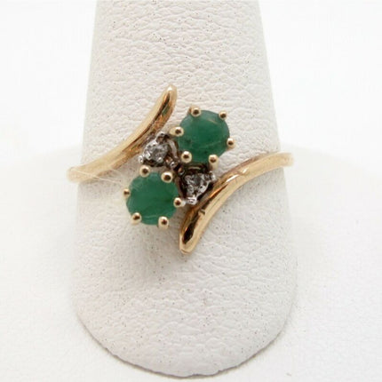 Ladies 10k Yellow Gold Natural Emerald Ring w/ Diamond Accents - ZeereeZ