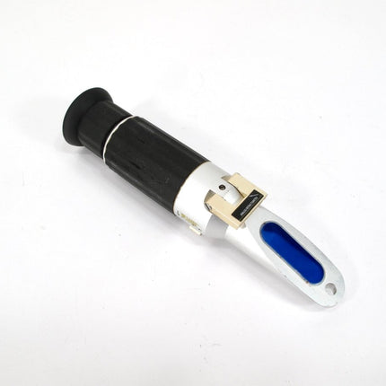 Laxco™ IRC - 200 Handheld Analog Clinical Refractometer - ZeereeZ