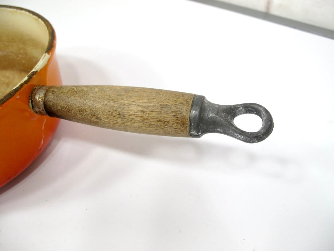 Le Creuset 20cm Vintage Orange Cast Iron Enamel Wooden Handle Saucepan - ZeereeZ
