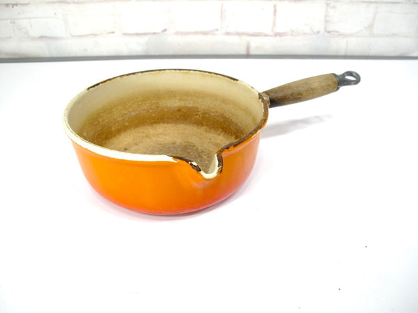 Le Creuset 20cm Vintage Orange Cast Iron Enamel Wooden Handle Saucepan - ZeereeZ