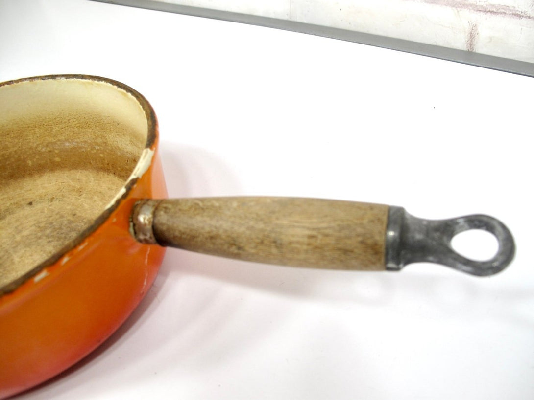Le Creuset 20cm Vintage Orange Cast Iron Enamel Wooden Handle Saucepan - ZeereeZ