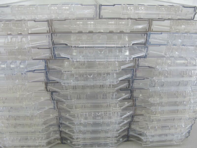 Lot of 50 CD/DVD Anti - Theft Retail Security Cases Clamshells w/ Key - ZeereeZ