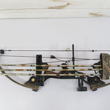 Mathews Solocam Black Max 2 Compound Hunting Bow with Arrows and Quiver 70# Right Hand - ZeereeZ
