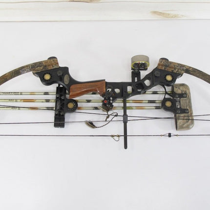 Mathews Solocam Black Max 2 Compound Hunting Bow with Arrows and Quiver 70# Right Hand - ZeereeZ