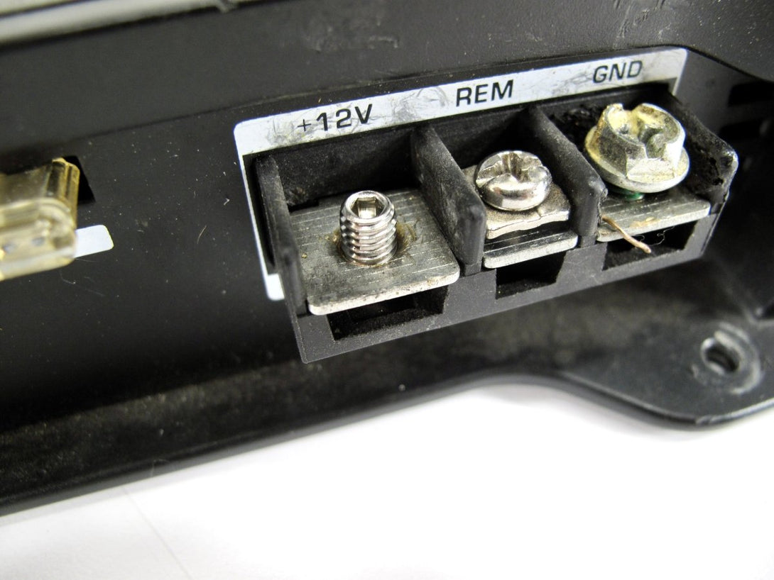 MMats E300.2 2 Channel 300 Watt Car Stereo Amplifier - ZeereeZ