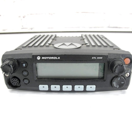 Motorola XTL 2500 M21URM9PW1AN Digital Mobile Radio w/ Mic 800MHz - ZeereeZ