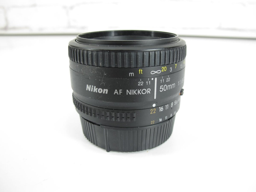 Nikon AF FX NIKKOR 50mm f/1.8D Lens for Nikon DSLR Cameras - ZeereeZ
