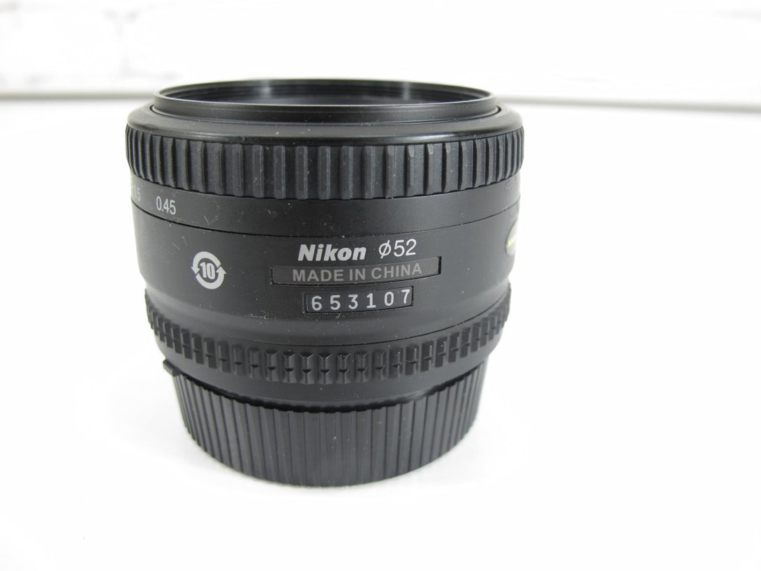 Nikon AF FX NIKKOR 50mm f/1.8D Lens for Nikon DSLR Cameras - ZeereeZ
