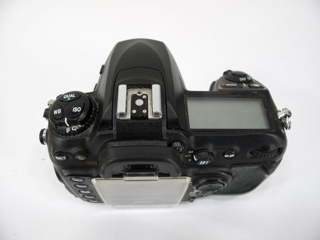 Nikon D200 10.2MP Digital SLR Camera Body - ZeereeZ