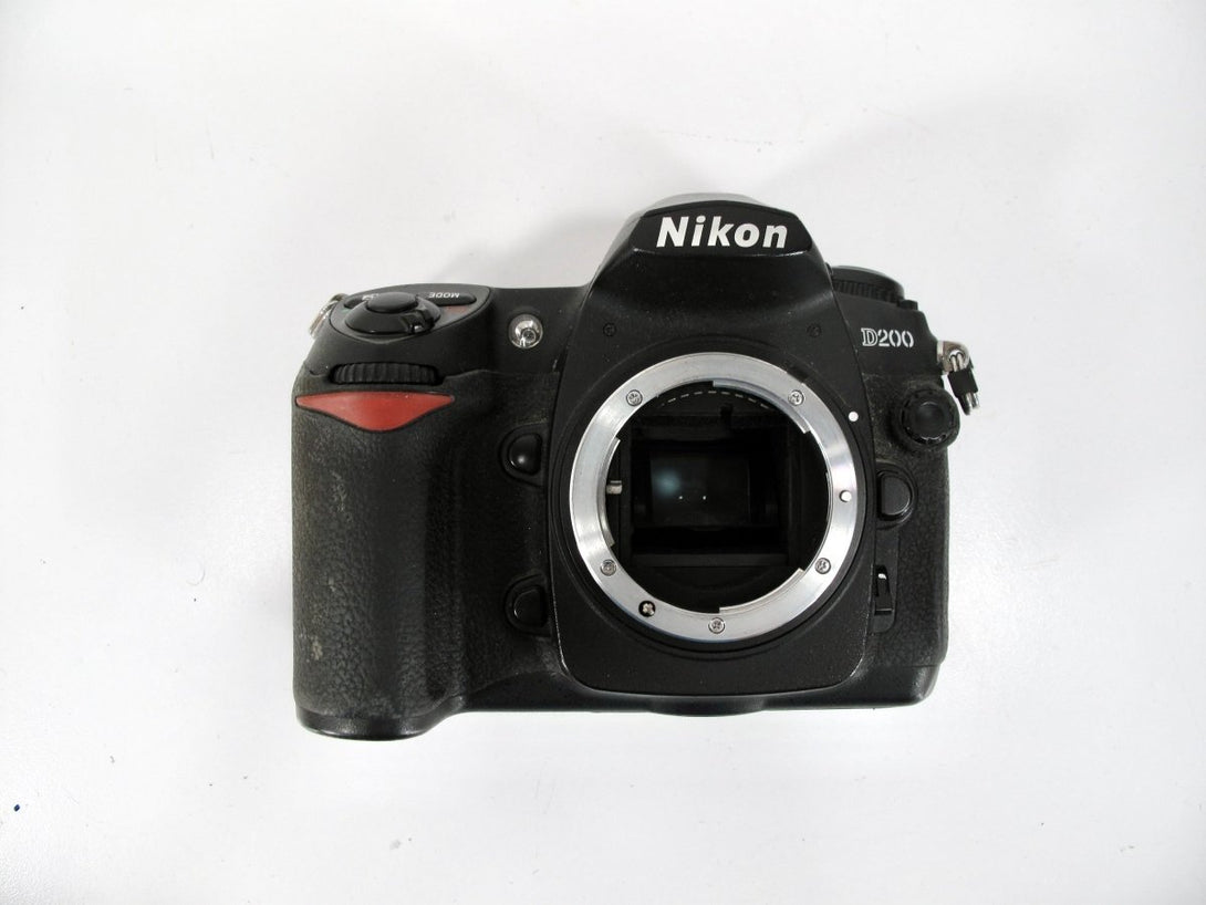 Nikon D200 10.2MP Digital SLR Camera Body - ZeereeZ