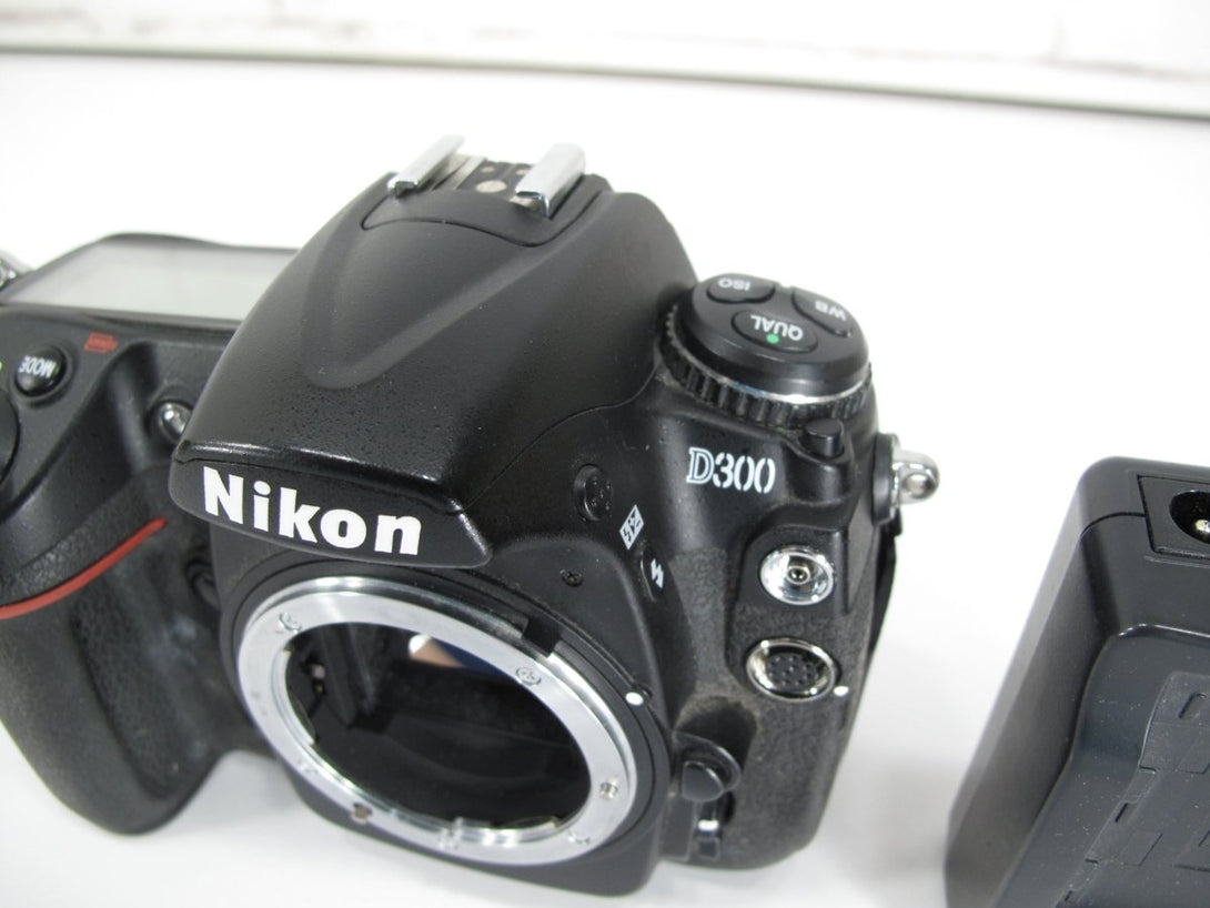 Nikon D300 12.3 Megapixel Digital SLR Camera Body - ZeereeZ