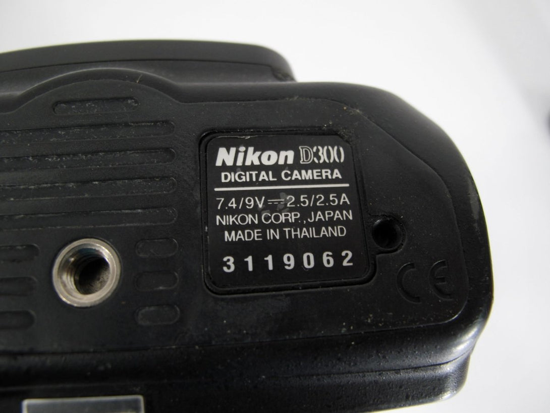 Nikon D300 12.3 Megapixel Digital SLR Camera Body - ZeereeZ