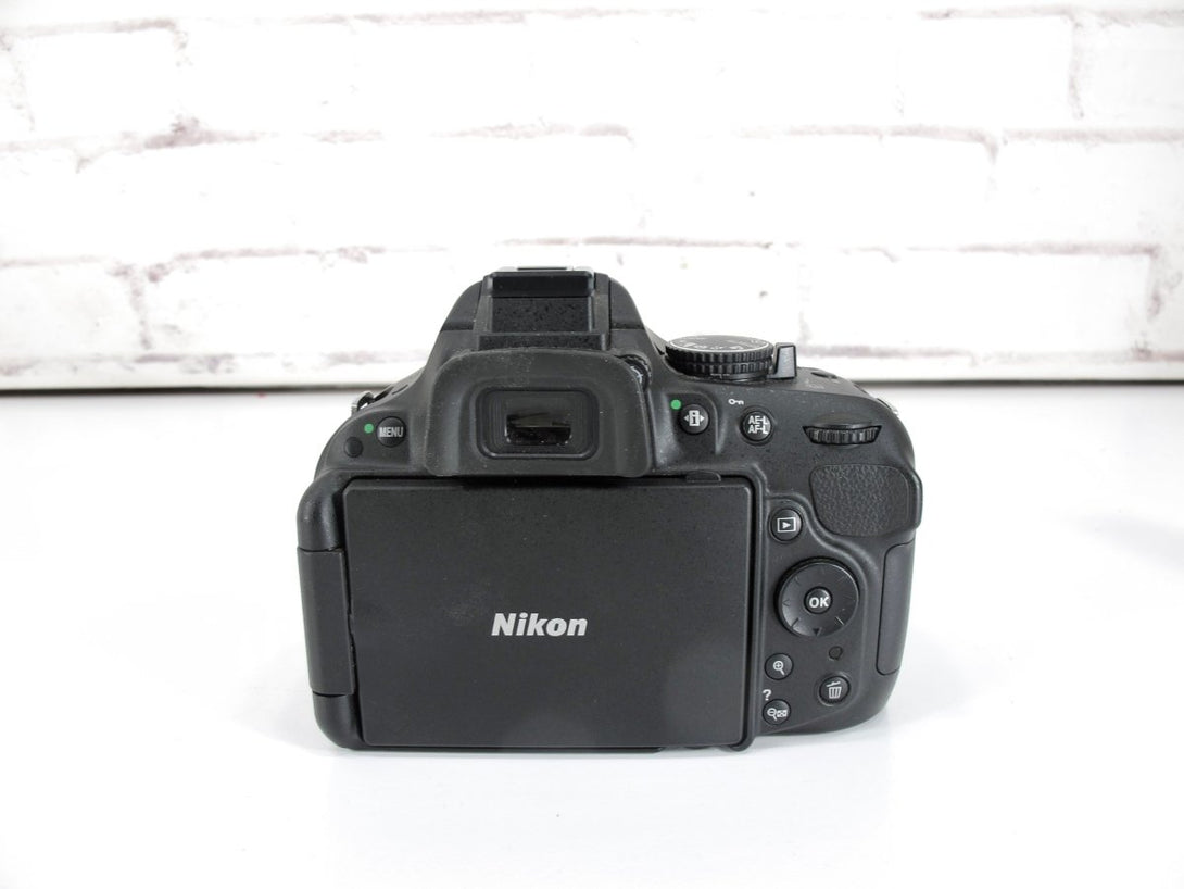 Nikon D5200 Digital SLR DSLR 24.1MP Camera - ZeereeZ