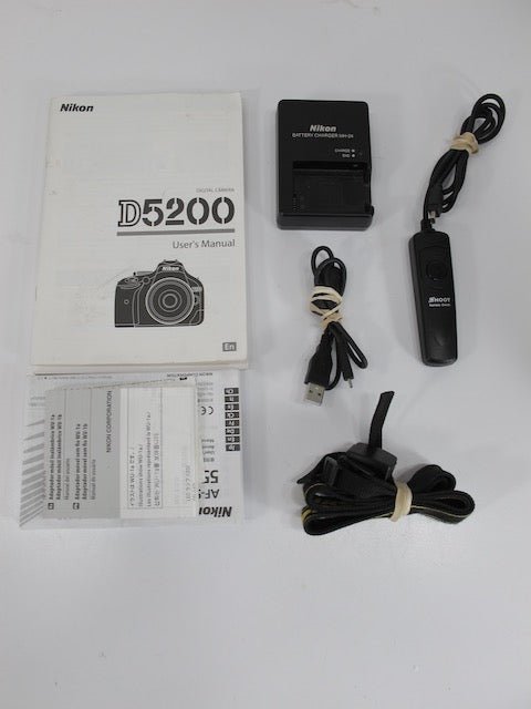 Nikon D5200 Digital SLR DSLR 24.1MP Camera - ZeereeZ