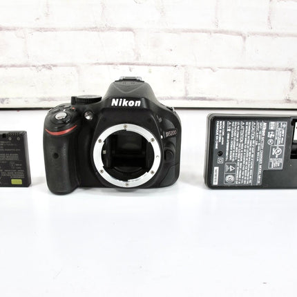 Nikon D5200 Digital SLR DSLR 24.1MP Camera - ZeereeZ