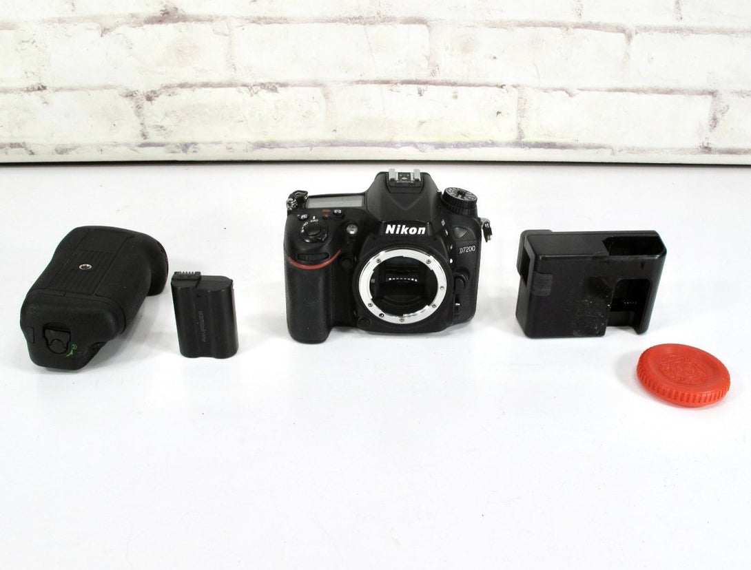 Nikon D7200 24.1 MP Digital SLR Camera Body - ZeereeZ