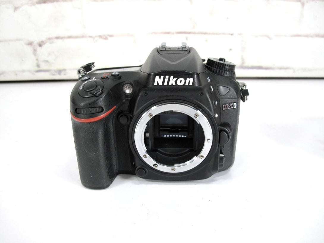 Nikon D7200 24.1 MP Digital SLR Camera Body - ZeereeZ