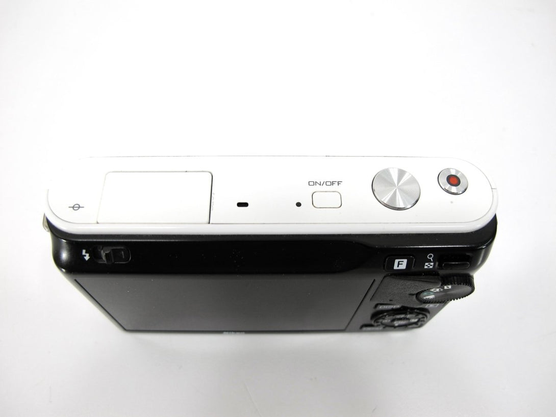 Nikon J1 Mirrorless 10.1 MP DIgital Camera Body - ZeereeZ