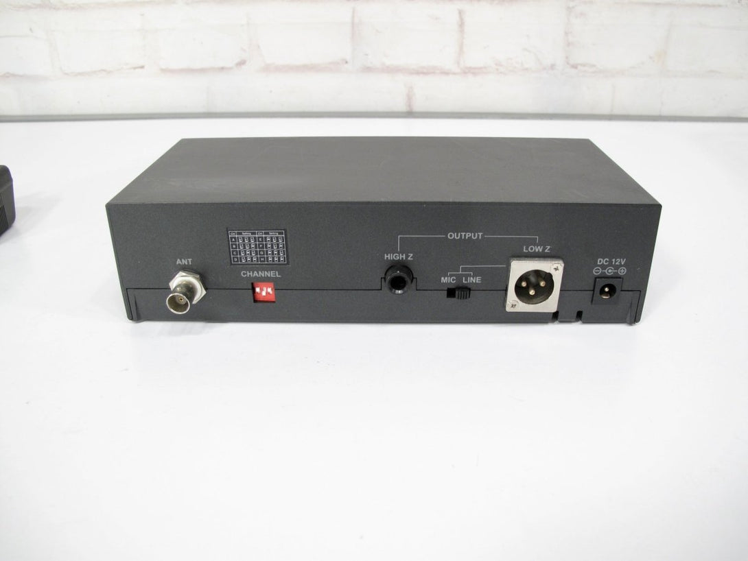 Radio Shack 32 - 1250 900MHz 8 Channel Wireless Microphone Receiver - ZeereeZ