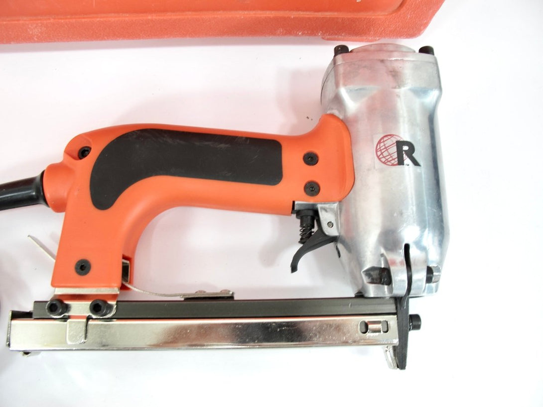ROBERTS 10 - 600 3/16" Crown Electric Stapler with Case 120V 15 - Amp 20 Gauge - ZeereeZ
