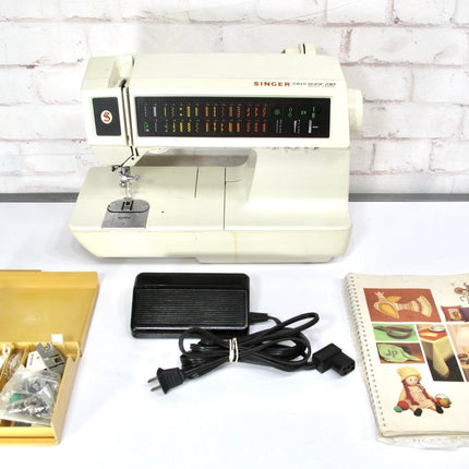 Singer Touch - Tronic 2010 Memory Sewing Machine - ZeereeZ