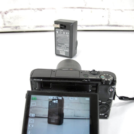 Sony Cyber - shot DSC - RX100M3 20.1 24 - 78mm Zoom Digital Camera - ZeereeZ