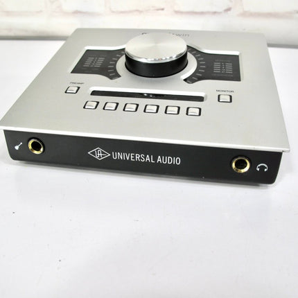 Universal Audio Apollo Twin UAD2 SOLO 2x6 Thunderbolt Audio Interface with UAD DSP - ZeereeZ