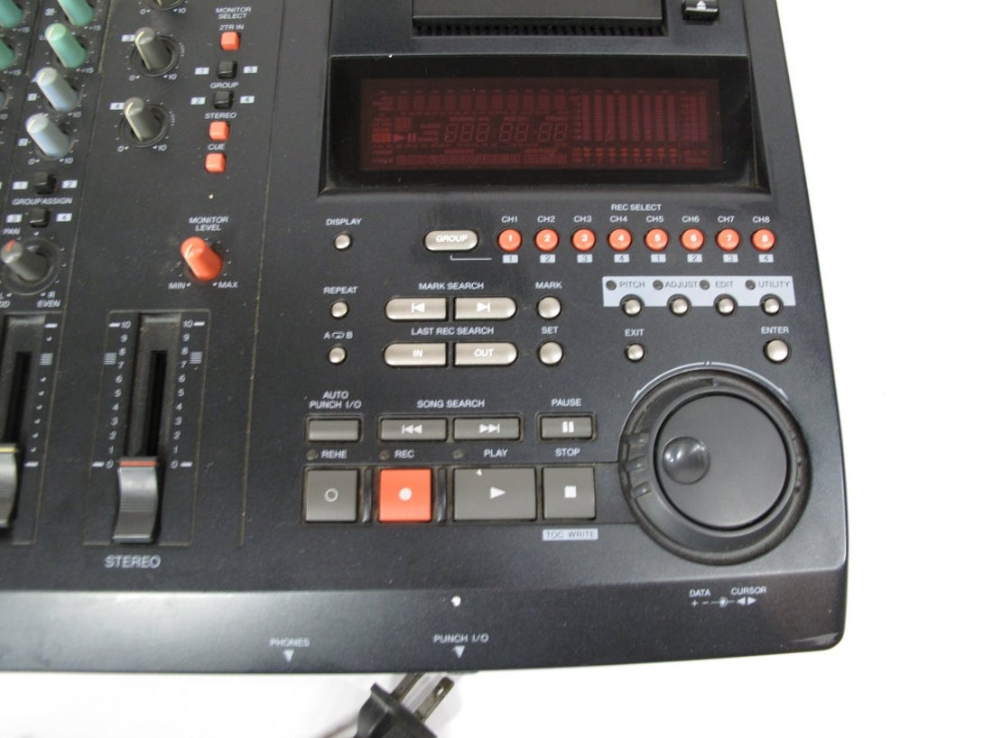 Mini Multitrack Recorder Yamaha MD8 8-track 12 Channel Mini Disc MD Digital Multitrack Recorder ...