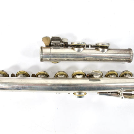 Yamaha YFL - 22S Silver Plated Closed Hole Flute With Case - ZeereeZ