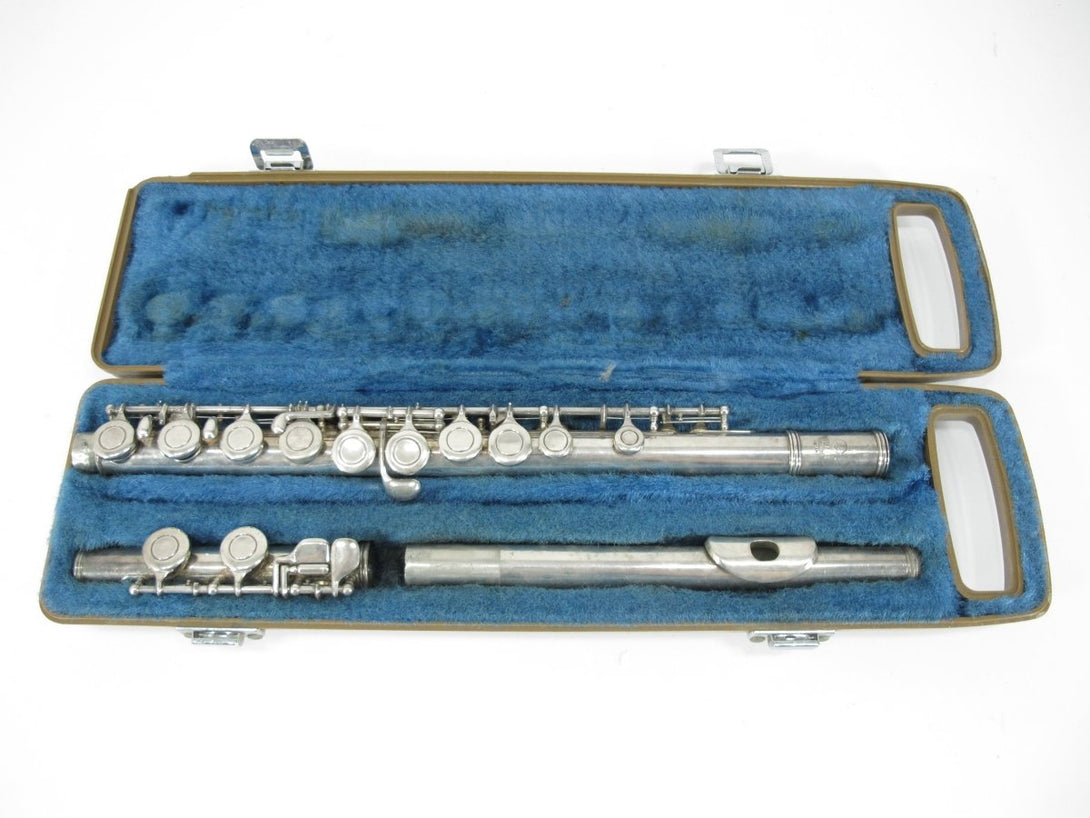 Yamaha YFL - 22S Silver Plated Closed Hole Flute With Case - ZeereeZ