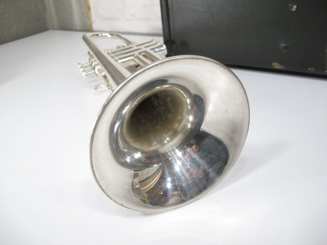 Yamaha YTR - 2335S Silver Brass Bb Student Trumpet w/ Case 7 Mouthpiece Japan - ZeereeZ