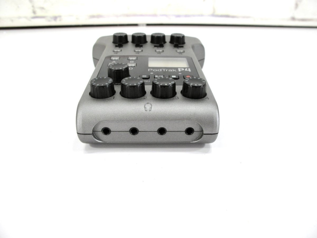 Zoom PodTrak P4 Portable Multitrack Podcast Recorder - ZeereeZ
