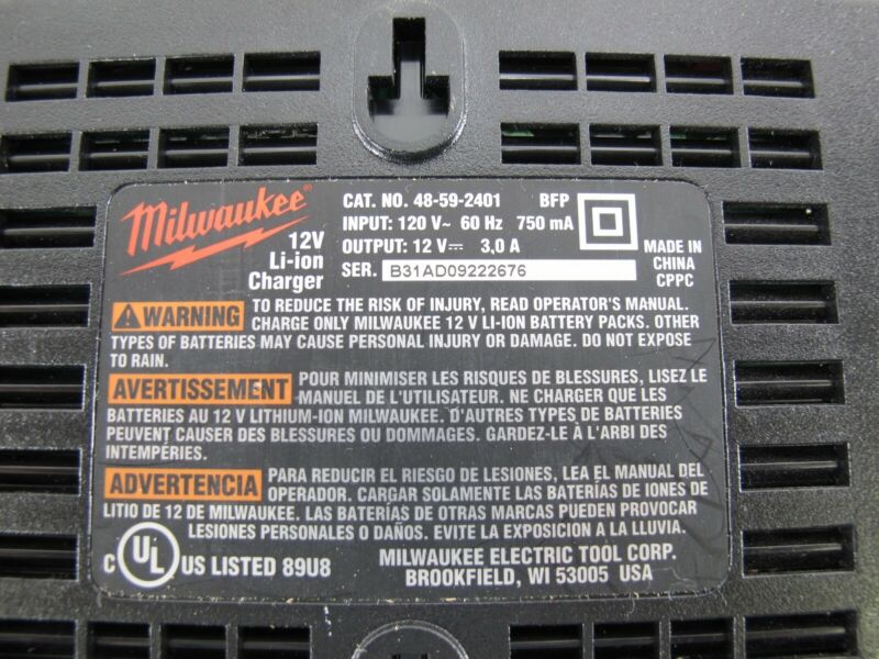Milwaukee 48-59-2401 12V Li-Ion Tool Charger & 48-11-2401 12V Battery - Zeereez