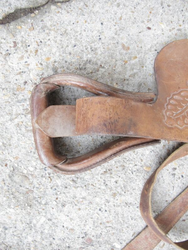 Vintage Unknown Brand Roping or Trail Horse Saddle 15.5 - Zeereez
