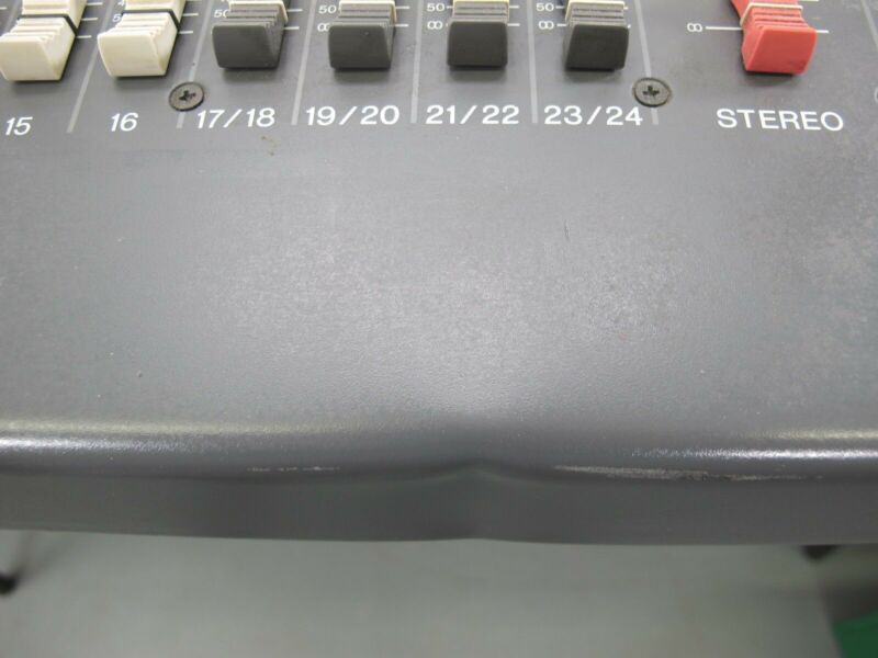 Yamaha 02R 40 Input Dynamics/ 4 Band EQ Motorized Digital Audio Recording Mixer - Zeereez