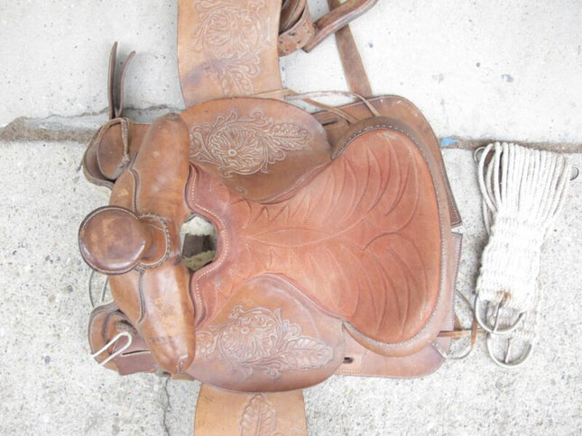 Vintage Unknown Brand Roping or Trail Horse Saddle 15.5 - Zeereez