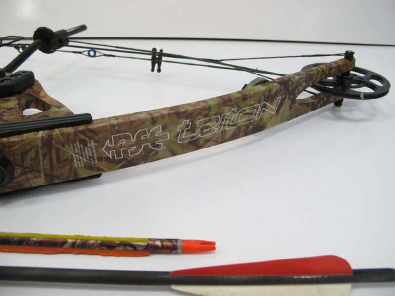 PSE Triton Pro Right Handed Green Camouflage Sporting Compound Bow w/ Arrows - Zeereez